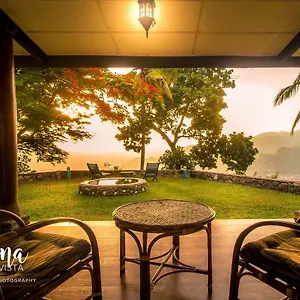 The Buena Vista Couette-café